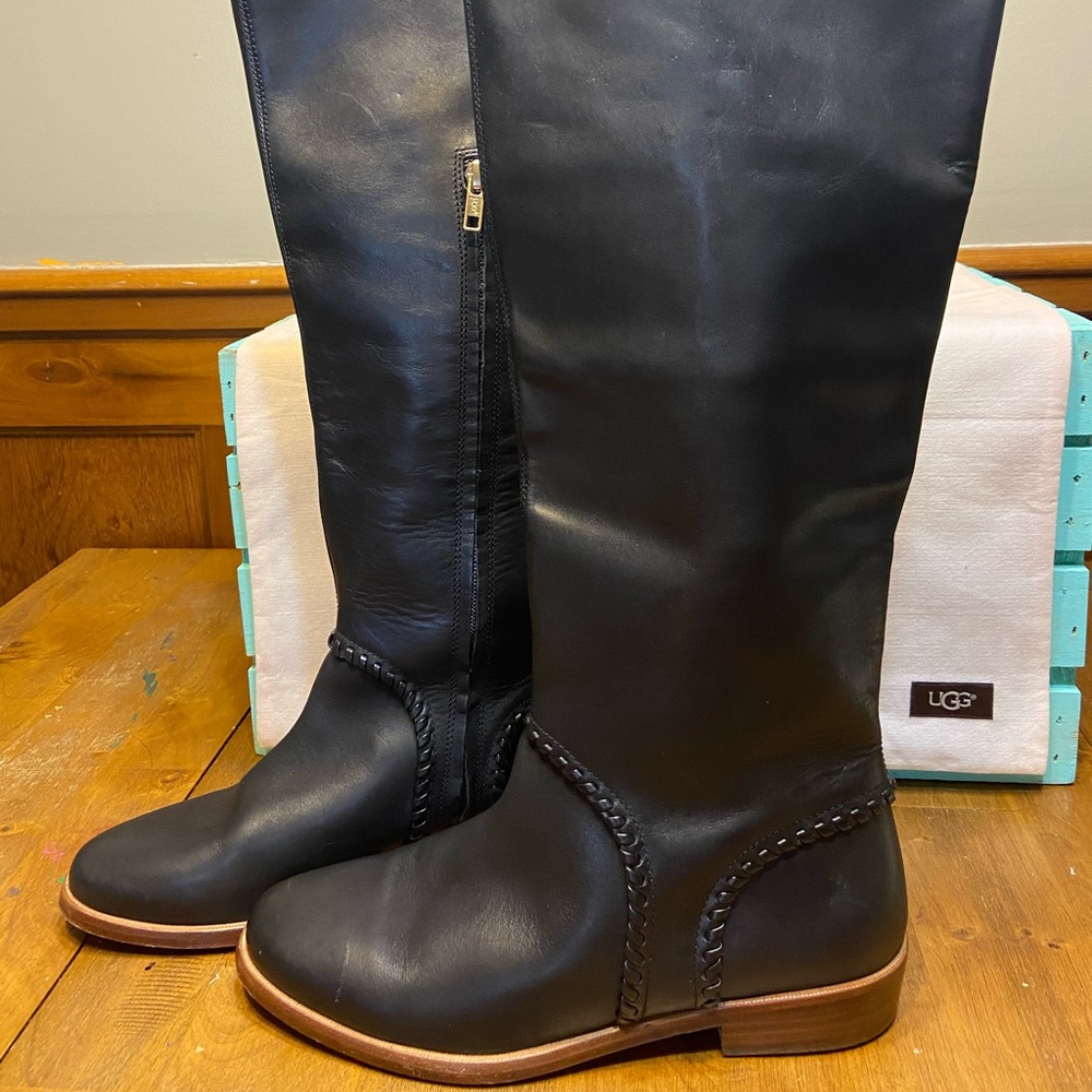 Ugg Gracen Whipstich Black Leather Boots size 9